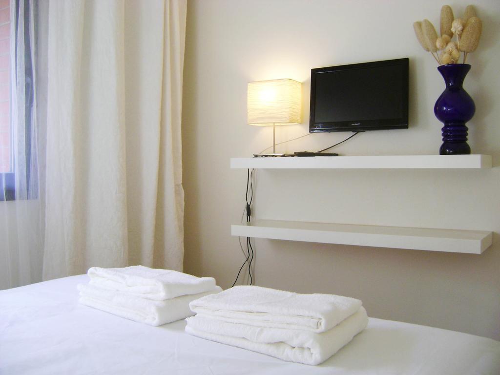Apartment Guell Barcelona Room photo